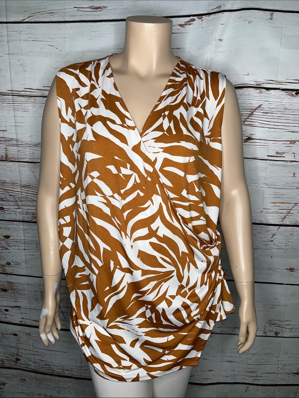 Fortune + Ivy NWT Size 3X Brown & White Print Surplice V-Neck Tank Top Blouse